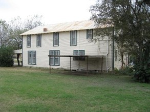 98 Edwards St in Charlotte, TX - Building Photo - Building Photo