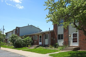 Autumn Woods in Jackson, MI - Foto de edificio - Building Photo