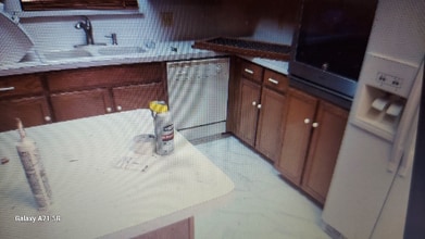 2508 Brandon Ln in Burleson, TX - Foto de edificio - Building Photo