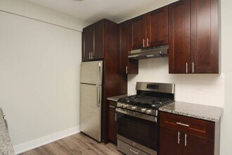 728 St Johns Ave in Highland Park, IL - Building Photo - Building Photo
