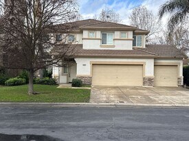 4050 Pine Lake Cir in Stockton, CA - Building Photo