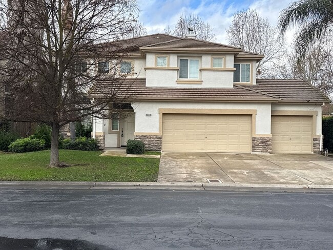 property at 4050 Pine Lake Cir