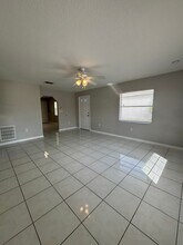 303 Azincourt Ln, Unit Unit B in Kissimmee, FL - Building Photo - Building Photo