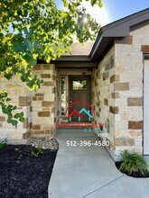 120 Gray Wolf Dr in San Marcos, TX - Foto de edificio - Building Photo