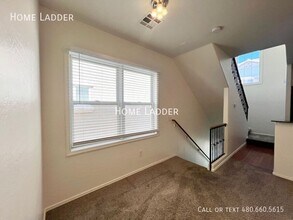 1318 S Owl Dr in Gilbert, AZ - Building Photo - Building Photo