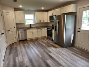 1216 12th St NE in Hickory, NC - Building Photo - Building Photo