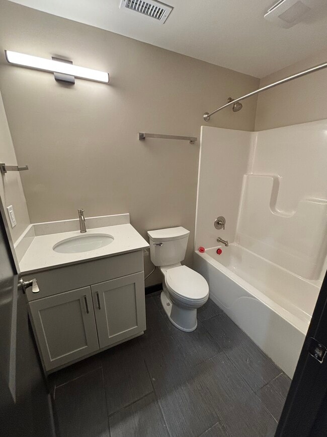 Modern Living Meets Historic Charm in Pulaski, VA - Foto de edificio - Building Photo