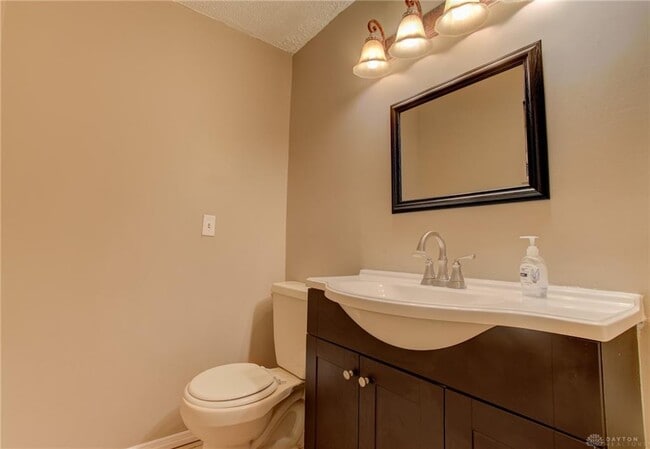 5745 Beth Rd in Huber Heights, OH - Building Photo - Building Photo