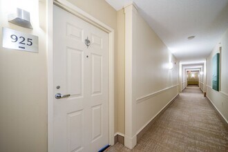 11800 Sunset Hills Rd in Reston, VA - Building Photo - Building Photo