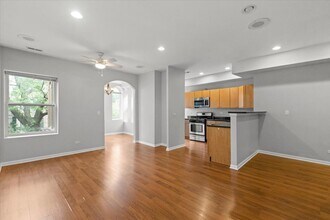 7717 N Marshfield Ave in Chicago, IL - Building Photo - Building Photo