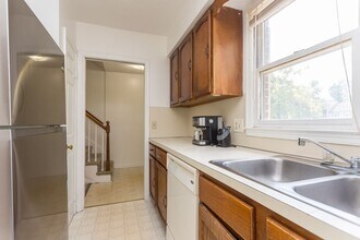 1124 Mountain View Dr in Harrisonburg, VA - Building Photo - Building Photo