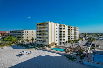 Anglers Cove in Redington Shores, FL - Building Photo - Building Photo
