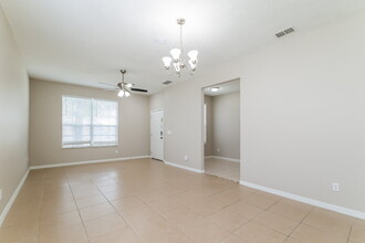 549 Symphony Pl in Davenport, FL - Building Photo - Building Photo