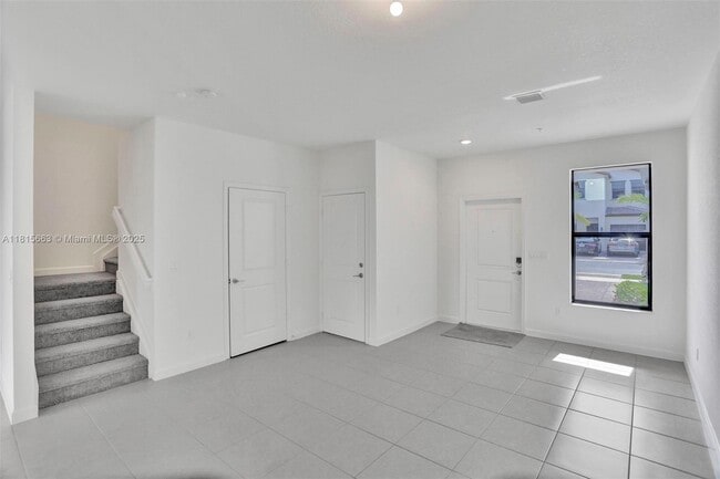 252 SW 159th Ter in Pembroke Pines, FL - Building Photo - Building Photo