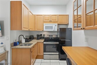 742 111th Ave N in Naples, FL - Building Photo - Building Photo