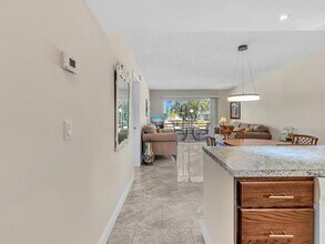 2801 NW 47th Terrace in Lauderdale Lakes, FL - Building Photo - Building Photo