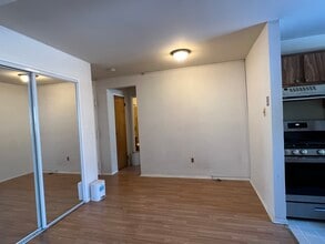 601 Davis Ave, Unit 601 Davis Ave Apt12 in Harrison, NJ - Foto de edificio - Building Photo