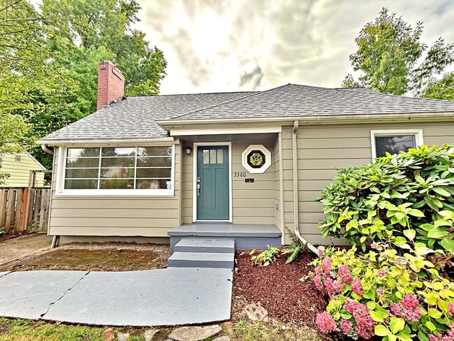 3360 SE Franklin St in Portland, OR - Building Photo - Building Photo