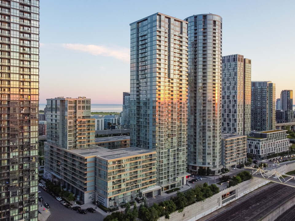 Parade Condo in Toronto, ON - Building Photo