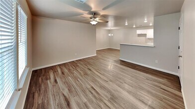 209 Gray St in Yukon, OK - Building Photo - Building Photo