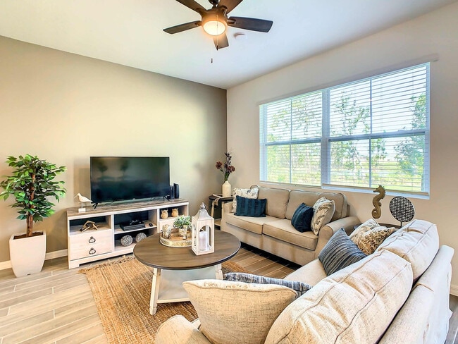 property at 820 Longboat Dr