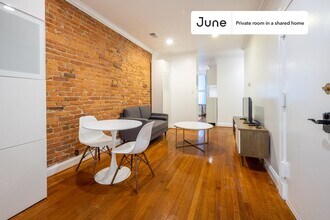 Private bedroom in 3 bed/1 bath Home in Washington, DC - Building Photo - Building Photo