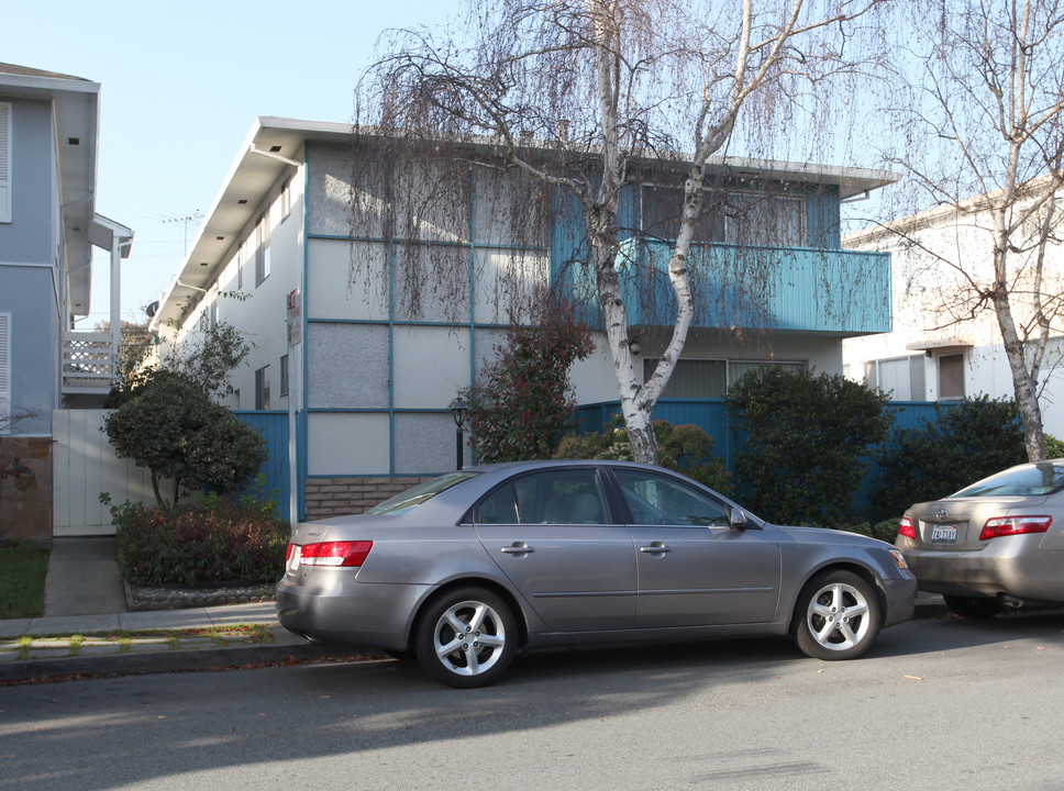 1131 Laguna Ave in Burlingame, CA - Foto de edificio