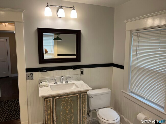 16 Cowing Terrace in Stamford, CT - Building Photo - Building Photo