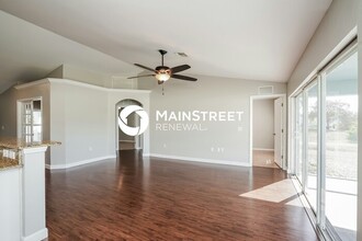 1504 NE 36th St in Cape Coral, FL - Foto de edificio - Building Photo