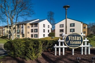 Vistas of Vienna in Oakton, VA - Building Photo - Building Photo