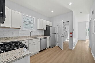 18 Charles St in Bloomfield, NJ - Building Photo - Building Photo