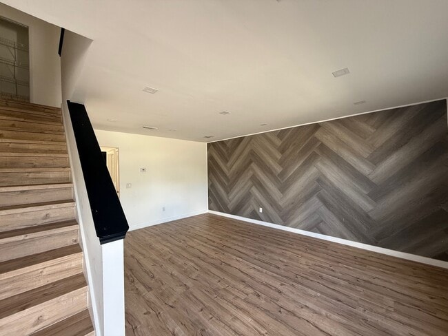 1100 Pineland Ave in Hinesville, GA - Foto de edificio - Building Photo