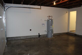 1753 NE 17th Ave in Hillsboro, OR - Building Photo - Building Photo