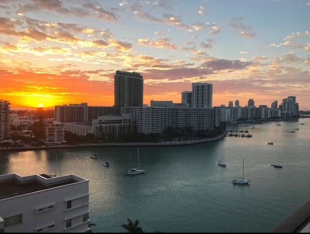 11 Island Ave, Unit 1606 in Miami Beach, FL - Building Photo