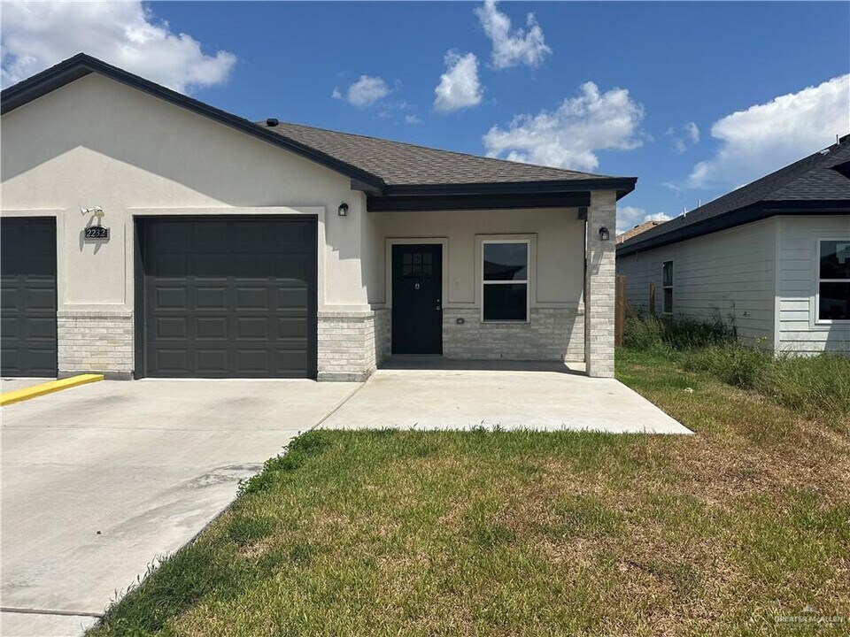 2232 S Vly Cir in La Feria, TX - Building Photo