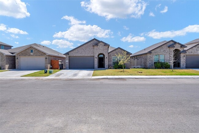 3119 Mearns Ct in Midland, TX - Building Photo - Building Photo