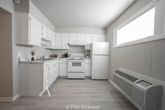 Brookhaven Apartments in Indianapolis, IN - Foto de edificio - Building Photo