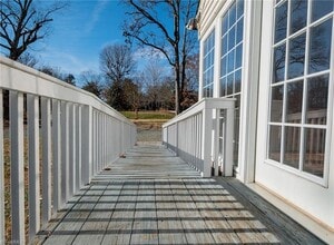 208 Tremont Dr in Burlington, NC - Foto de edificio - Building Photo