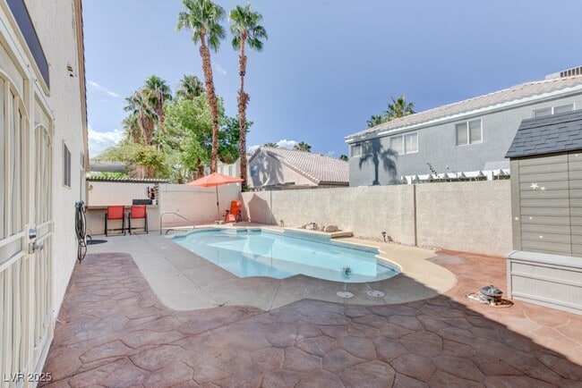 property at 9204 Sapphire Point Ave