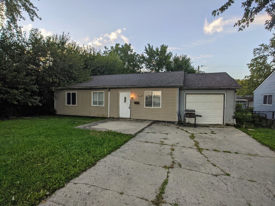 4111 W 34th St in Indianapolis, IN - Building Photo