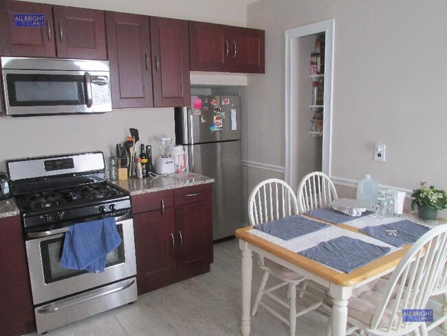 284 Summit Ave, Unit 3 in Boston, MA - Building Photo - Building Photo