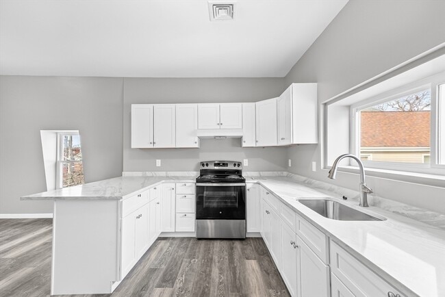 712-722 Eastern Ave