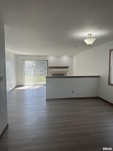 3130 Cascade Dr in Springfield, IL - Building Photo - Building Photo