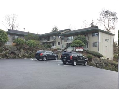 La Chateau Apartments in Burien, WA - Building Photo - Building Photo