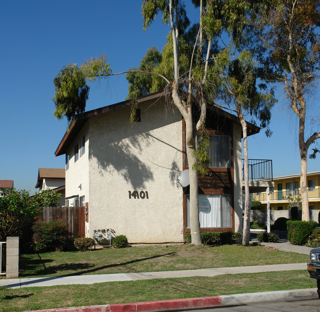 14101-14103 Rondeau St in Westminster, CA - Building Photo - Building Photo