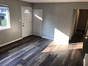 5000 Comstock Dr in Columbus, OH - Building Photo - Building Photo