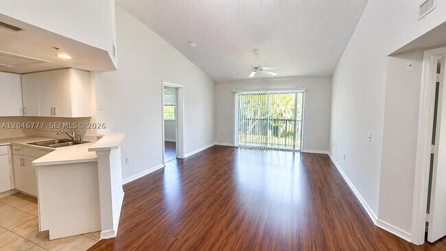 property at 4163 N Haverhill Rd