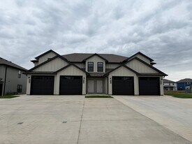 83 SE 351st Rd in Warrensburg, MO - Building Photo