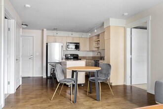 215 10th Ave E in Seattle, WA - Building Photo - Building Photo