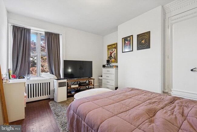 344 Green Ln in Philadelphia, PA - Building Photo - Building Photo